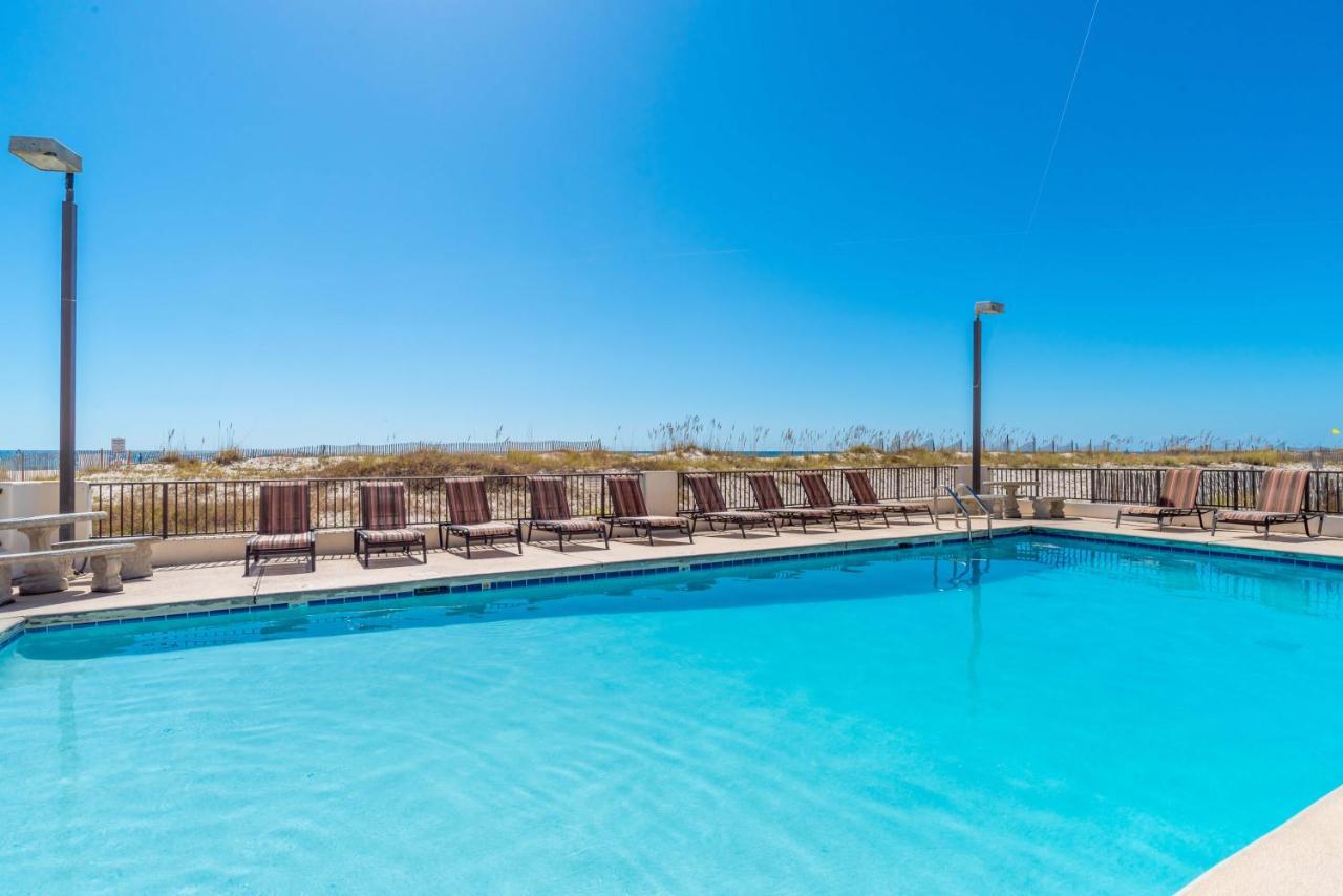Island Winds East 202 By Albvr - Beautifully Renovated Beachfront Condo & Steps Away From Hangout & More! ガルフ・ショアーズ エクステリア 写真