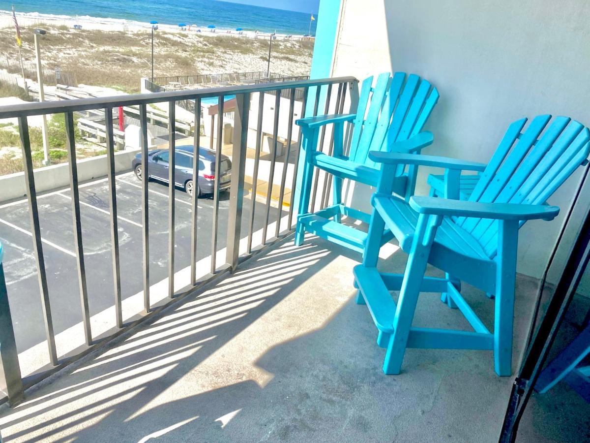 Island Winds East 202 By Albvr - Beautifully Renovated Beachfront Condo & Steps Away From Hangout & More! ガルフ・ショアーズ エクステリア 写真