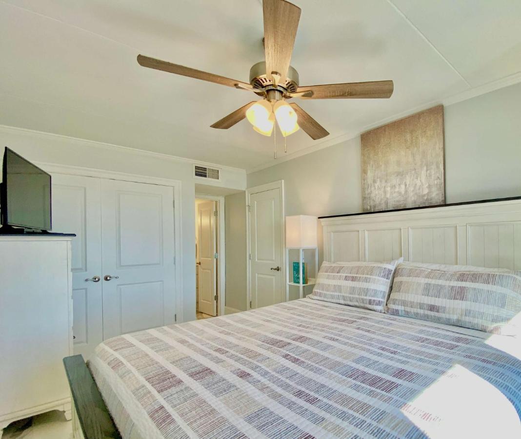 Island Winds East 202 By Albvr - Beautifully Renovated Beachfront Condo & Steps Away From Hangout & More! ガルフ・ショアーズ エクステリア 写真